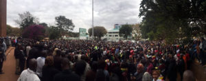 Large crowd gathers at Harare Magistrate's Court / Photo credit: Open Parly